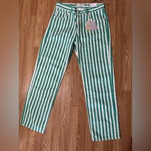 Straight jean size 6. NWT. part of a set. Bundle!